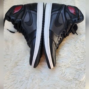Jordan 1 Retro High OG Black Gym Red